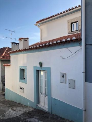 Typical Small House Near Lisbon Oeiras Luaran gambar